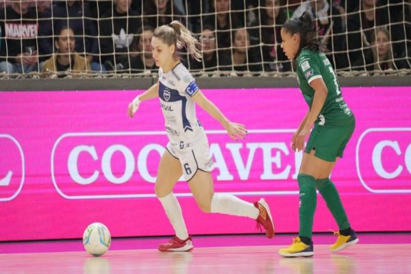 Stein Cascavel supera Female e garante vaga na final da Copa Mundo do Futsal