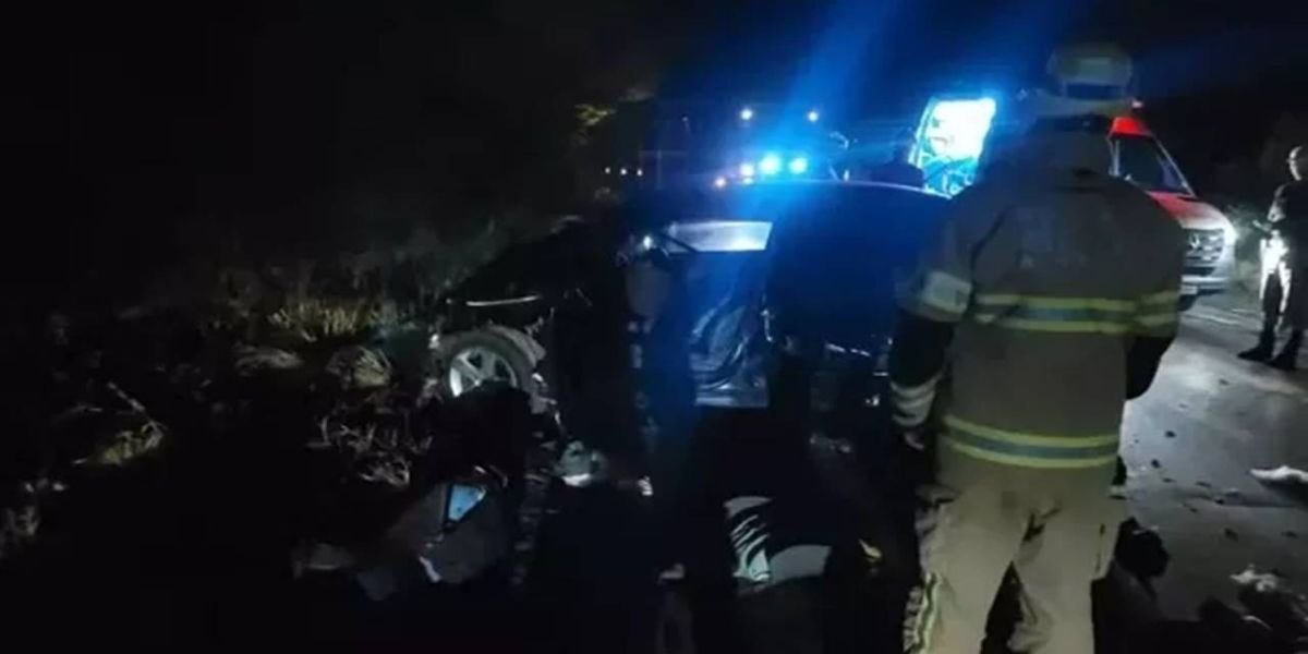 Quatro pessoas da mesma família morrem em acidente de carro