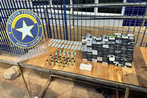 Mulher é detida com carga ilegal de cigarros eletrônicos em fundo falso de carro na BR-277