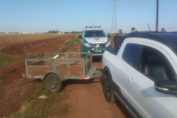 Homem flagrado descartando lixo irregular na Estrada Chaparral é autuado pela Guarda Municipal
