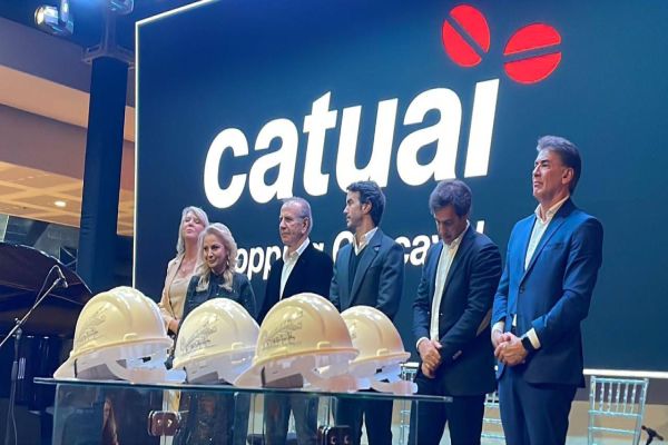 Catuaí Shopping Cascavel celebra a chegada dos novos lojistas com a "Festa do Capacete"