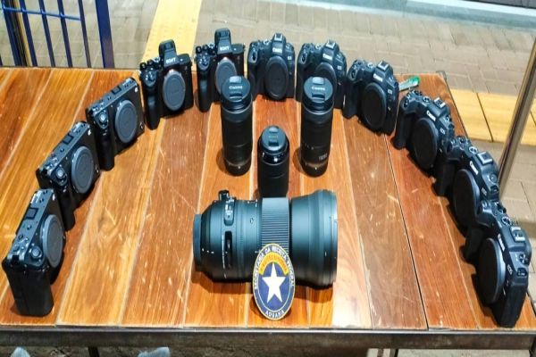 Receita Federal apreende quase meio milhão de reais em mercadorias e prende um homem na BR-277