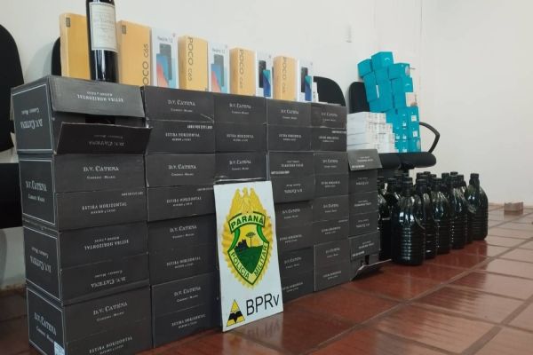 Contrabando apreendido na PR-239: Dois presos com carga ilegal de vinhos, azeites e eletrônicos