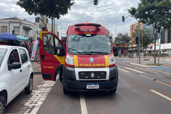 Duas mulheres ficam feridas após atropelamento no Centro de Cascavel