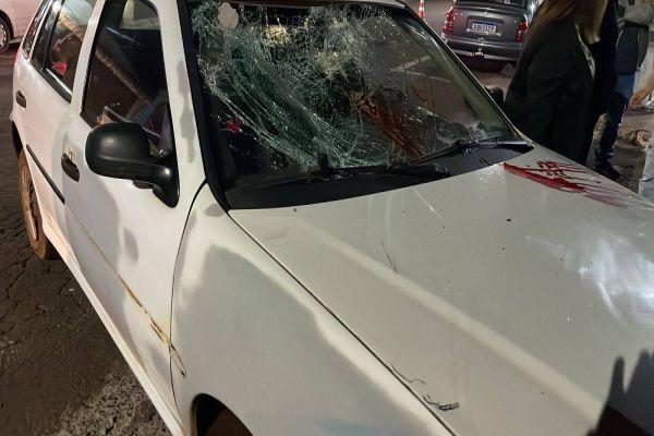 Ciclista estrangeiro fica ferido em acidente no Bairro Periolo em Cascavel