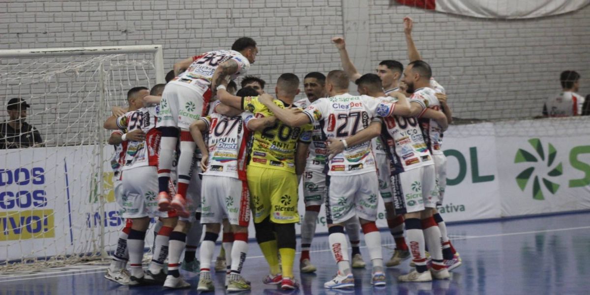 Cascavel e Foz Cataratas empatam em jogo eletrizante na Liga Nacional de Futsal