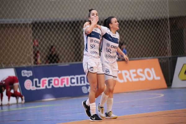Stein Cascavel goleia ADEF por 9 a 0 na Liga Feminina de Futsal