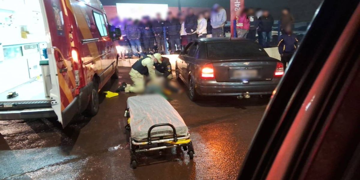 Homem morre após ser alvejado por disparos de arma de fogo dentro de veiculo em Toledo
