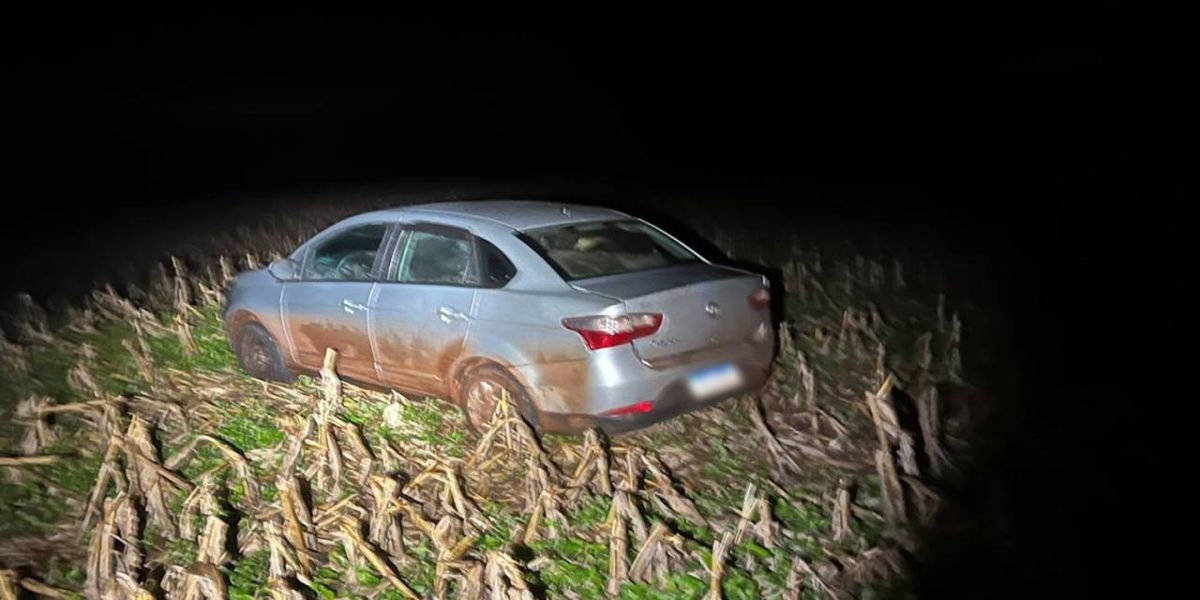 Comboio de carros com cigarros contrabandeados são apreendido pela Polícia Federal em Itaipulândia