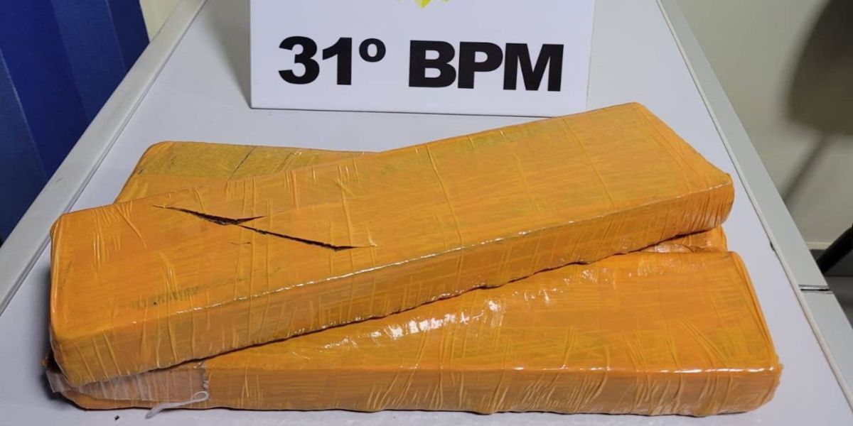 Dois homens são presos com 2kg de maconha em Corbélia