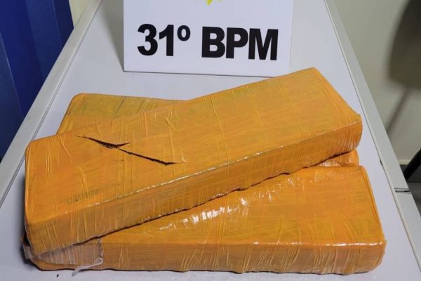 Dois homens são presos com 2kg de maconha em Corbélia