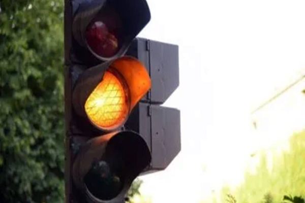 Novo semáforo será instalado no cruzamento das Ruas Jacarezinho com Paraná em Cascavel