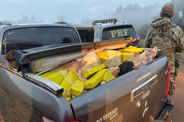 Jovem tenta fugir, mas é preso pela PRF com carga de maconha na BR-163 em Toledo