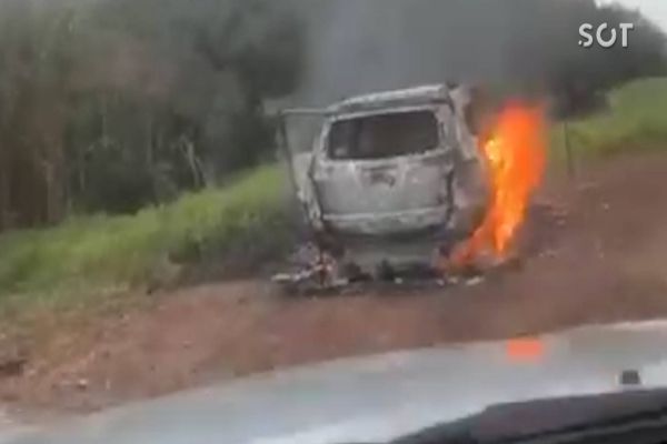 Tiroteio na BR 277 entre Candói e Cantagalo deixa um ferido e carros incendiados