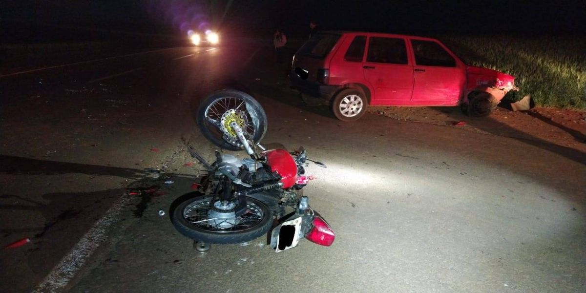 Carro de Cascavel se envolve em colisão com motos na PR-590, em Ramilândia