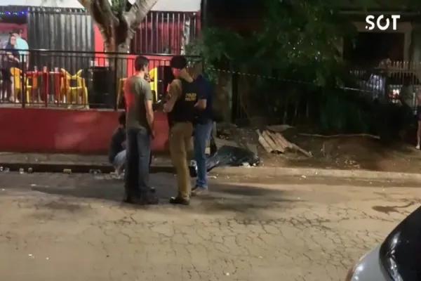 Foto relacionada a notícia: Homem é condenado a 30 anos por assassinato e tentativa de homicídio em bar no Jardim Colonial