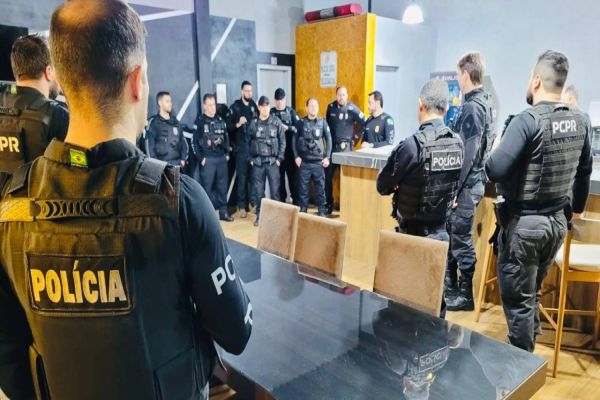 PCPR prende cinco pessoas em operação de combate ao tráfico de drogas em Toledo