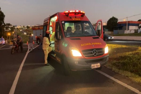 Idoso sofre amnésia após colisão entre moto e bicicleta na marginal da BR-467 em Cascavel