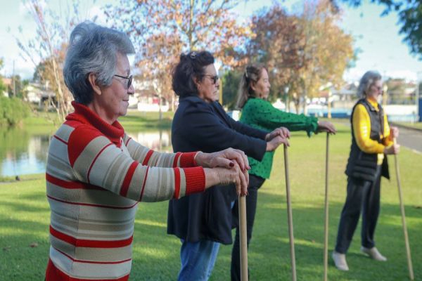 Expectativa de vida do Paraná ultrapassa 79 anos, aponta projeção do IBGE