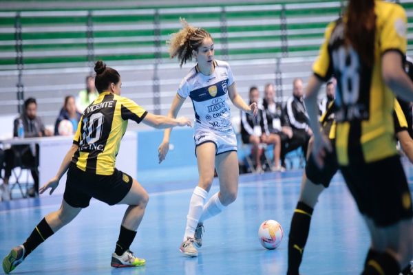 Stein Cascavel vence o Peñarol e está na semifinal da Libertadores de Futsal