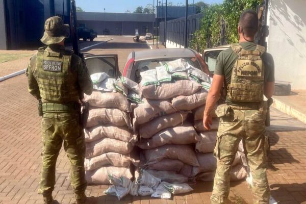 Contrabandistas tentam burlar a lei, mas BPFRON e PF desmontam esquema de agrotóxicos em Terra Roxa