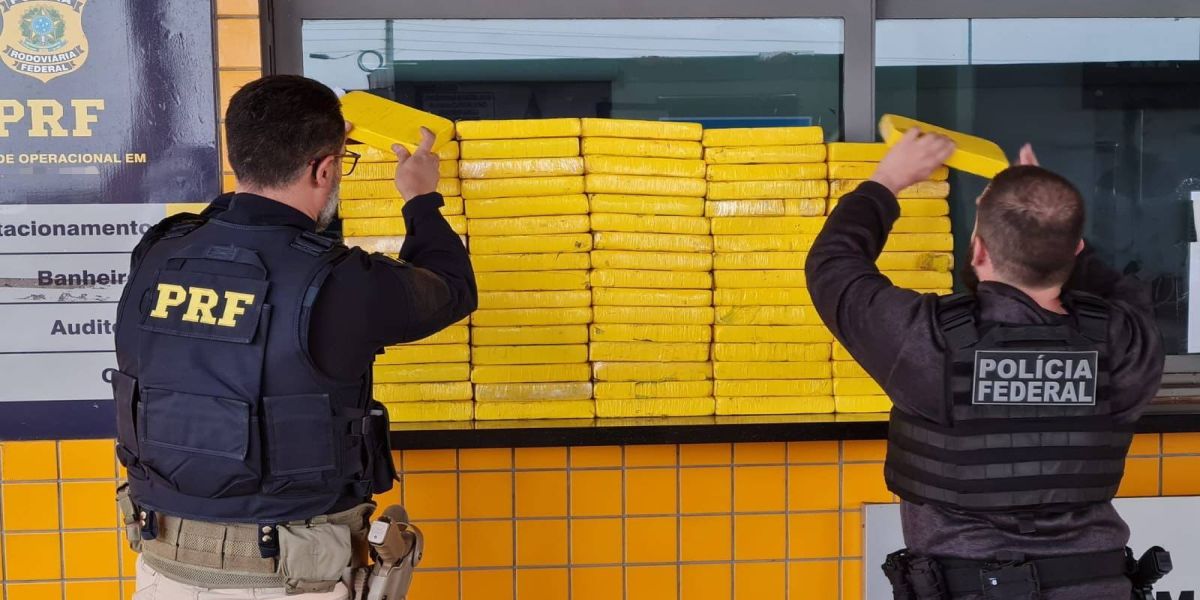 Motorista reincidente flagrado com 82kg de cocaína em caixas de doces na BR-277 em Cascavel