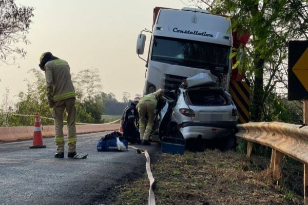 Condutor morre em grave acidente com caminhão na PR-182 sobre Ponte do Rio Piquiri