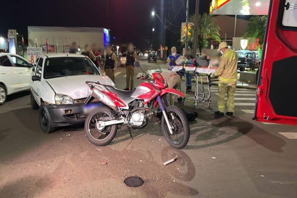 Motociclista sofre ferimentos em colisão com carro no cruzamento da Papagaios com Altemar Dutra