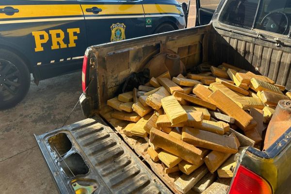 Carga maconha é encontrada em Saveiro durante abordagem da PRF na BR-277 em Catanduvas