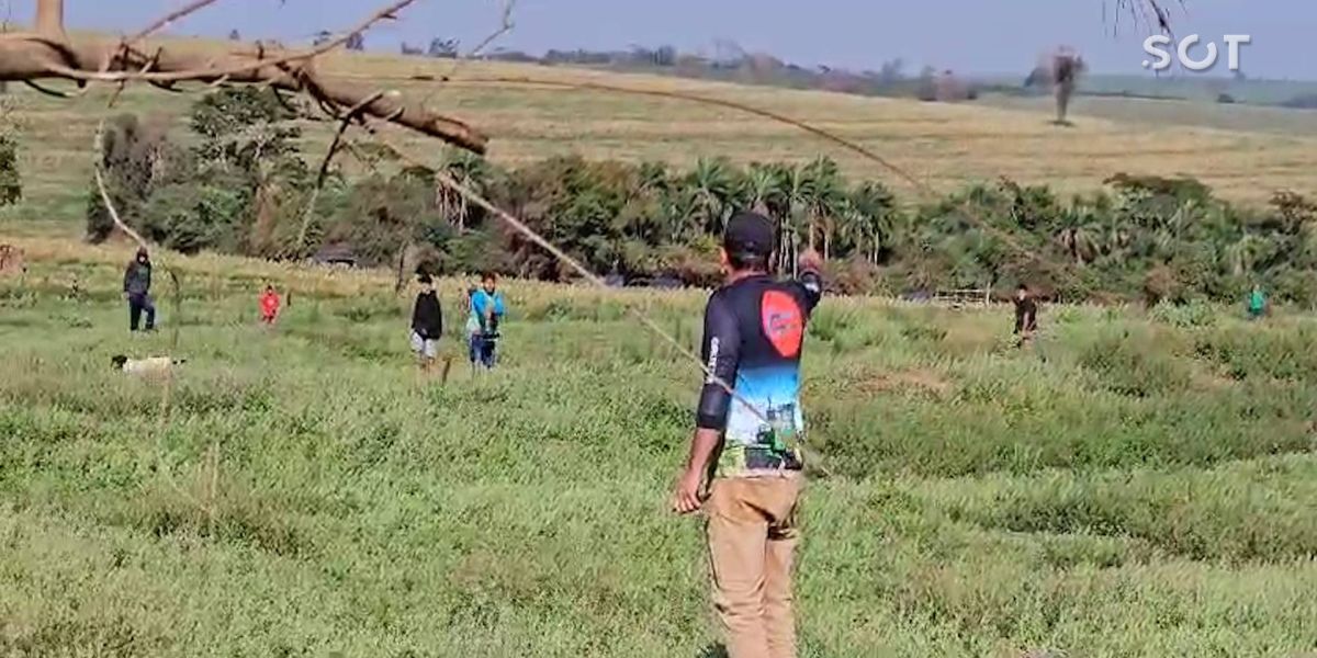 Produtores tentam trabalhar em lavouras, mas são ameaçados de morte por invasores em Terra Roxa