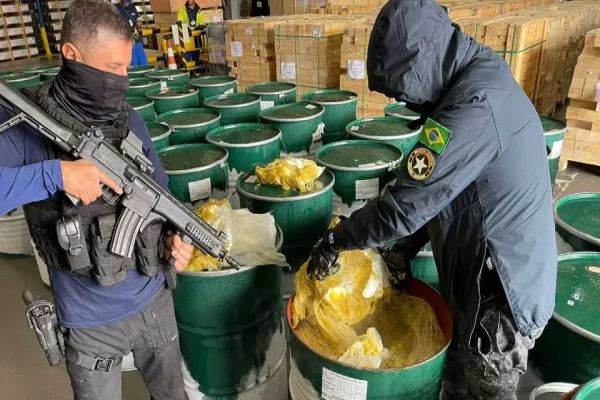 Receita Federal apreende mais de 300 kg de cocaína em carga para a Espanha no Porto de Paranaguá