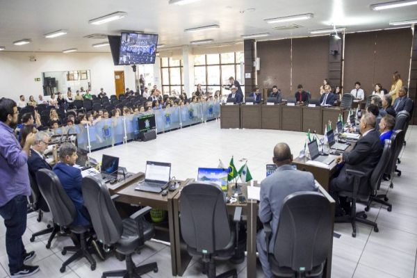 Câmara de Cascavel aprova projetos de regularização de construções e política esportiva