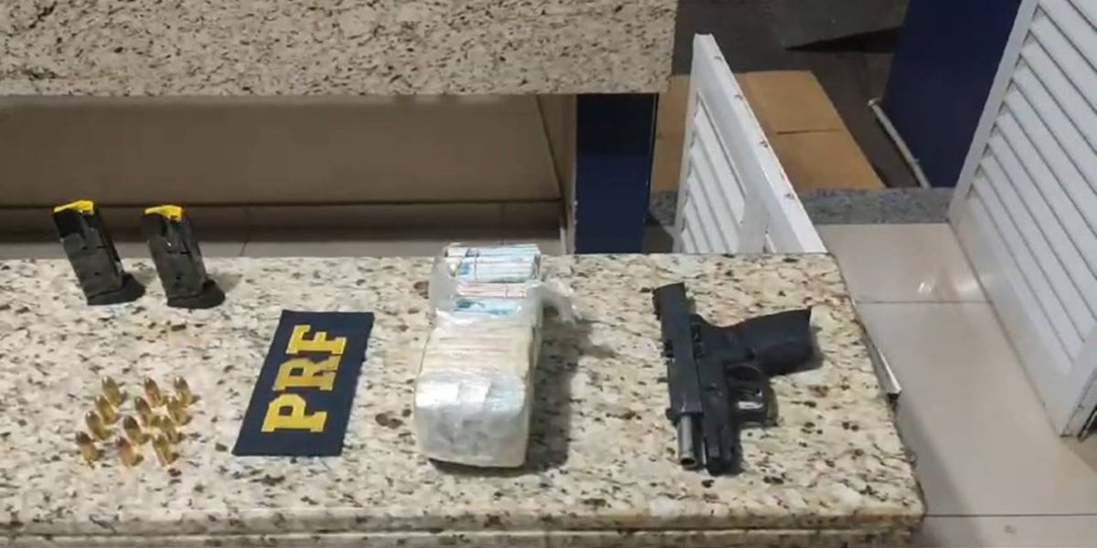 PRF prende homem que transportava pistola e R$ 33 mil em Santa Terezinha de Itaipu