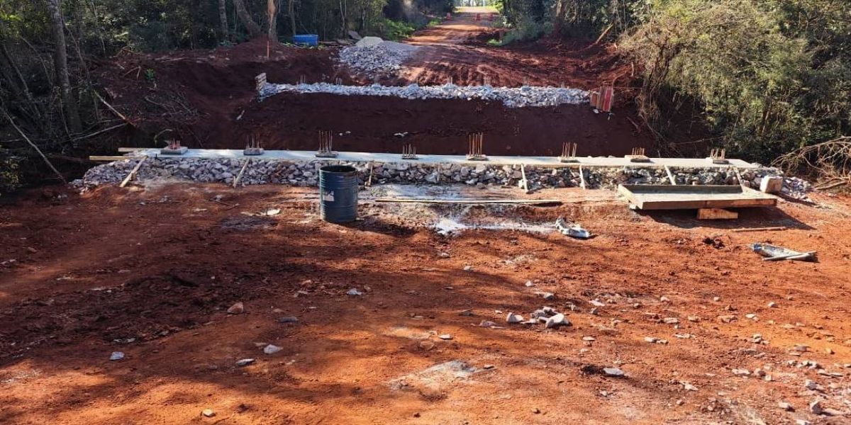 Nova ponte sobre o Rio Melissa em Cascavel tem avanços e deve receber vigas em breve