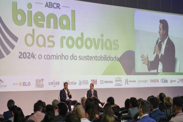 Ratinho Junior apresenta concessões do Paraná na Bienal das Rodovias 2024