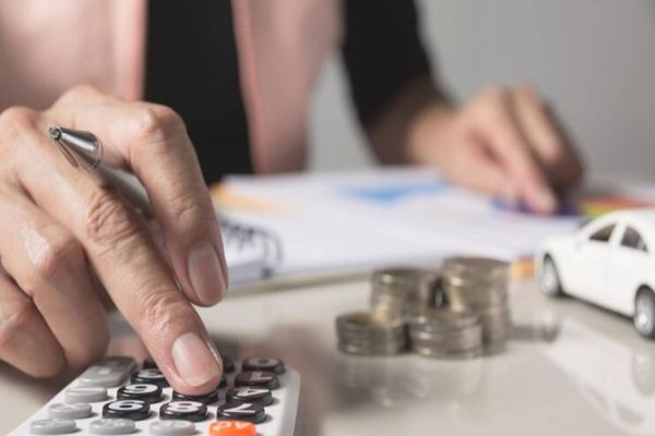 Está “no vermelho”? Especialista ensina a lidar com dívidas de valores significativos