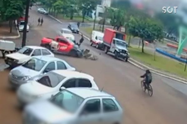 Ciclista fica gravemente ferido após forte colisão com veículo em Guaraniaçu