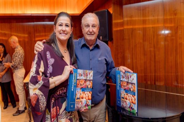Dilvo participa da SIAVS e prestigia lançamento de livro sobre proteínas