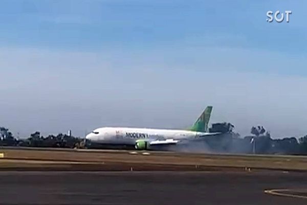 Viracopos fecha pista após pouso de emergência de Boeing 737-4