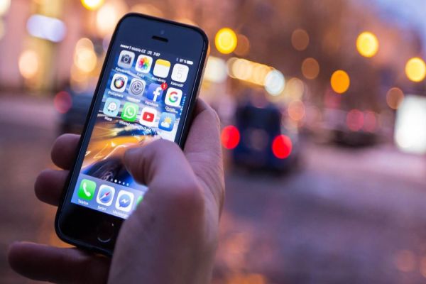 Com 4 milhões de domicílios conectados, 9 em cada 10 casas do Paraná têm acesso à internet