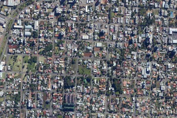 Câmara de Cascavel aprova regularização de imóveis em desacordo com a lei com emenda