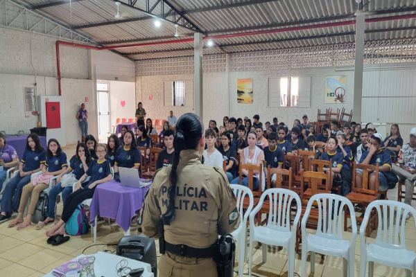 Iguatu promove conscientização sobre violência doméstica com palestras para jovens