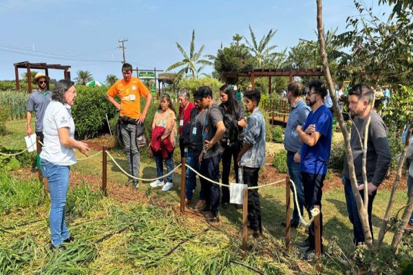 Itaipu amplia conhecimento em agroecologia para produtores da região Oeste
