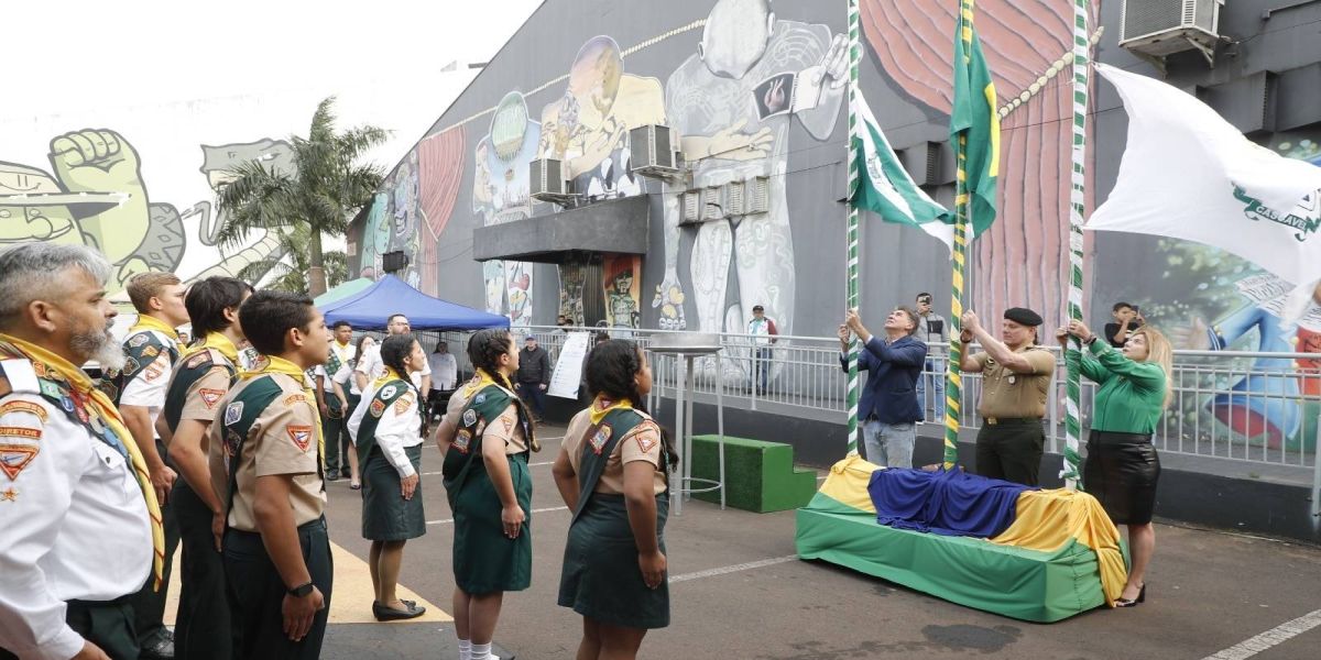 Cascavel inicia celebrações da Semana da Pátria com solenidade cívico-militar