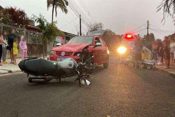Motociclista ferido em colisão frontal na Rua das Américas no Bairro Periolo