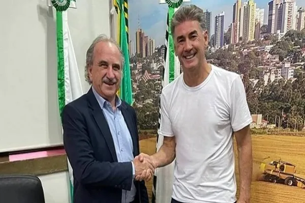 Foto relacionada a notícia: TRE-PR multa prefeito e vice de Cascavel por publicidade ilegal durante período eleitoral