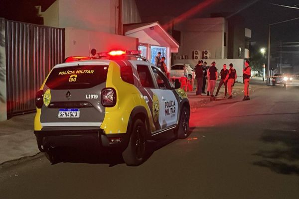 Imagem referente a notícia: Homem é assassinado a tiros em bar no Jardim Nova Cidade em Cascavel