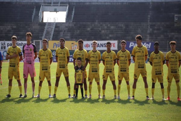 Copa Sub-16: FC Cascavel domina e vence o Vila Hauer em casa