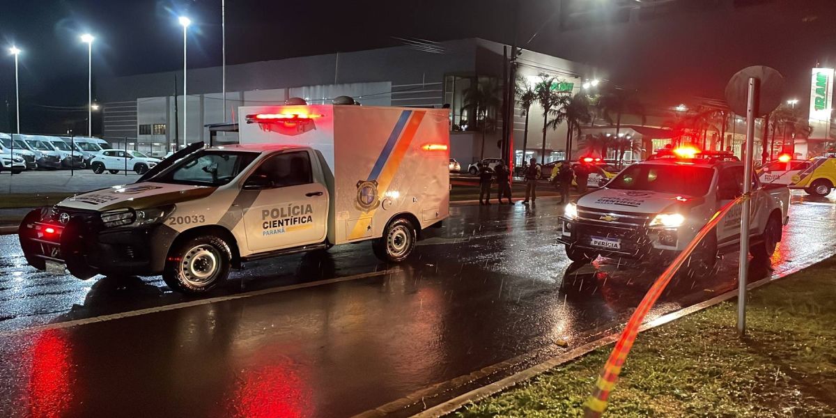 Homem é morto a tiros em ponto de ônibus no Bairro Pacaembu, em Cascavel