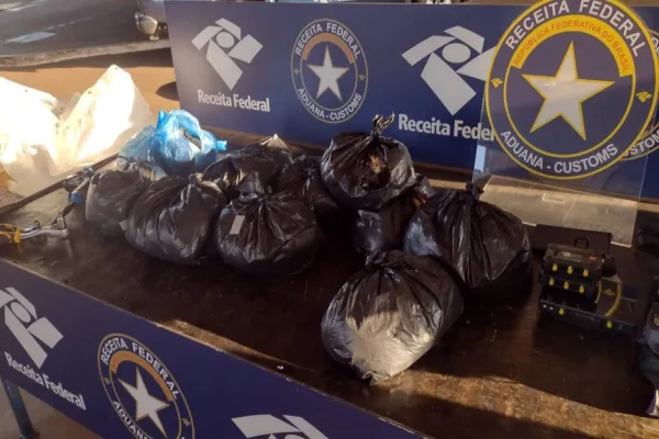 Foto relacionada a notícia: Receita Federal apreende 27kg de cabelo humano em Foz do Iguaçu